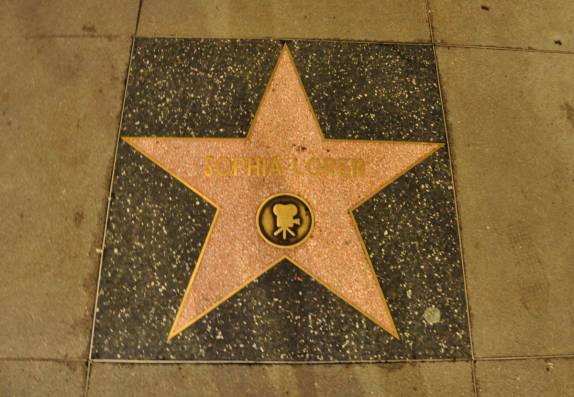 Nossa homenageada entre todos os homenageados na Calçada da Fama, em Hollywood, bairro de Los Angeles, na Califórnia - Estados Unidos